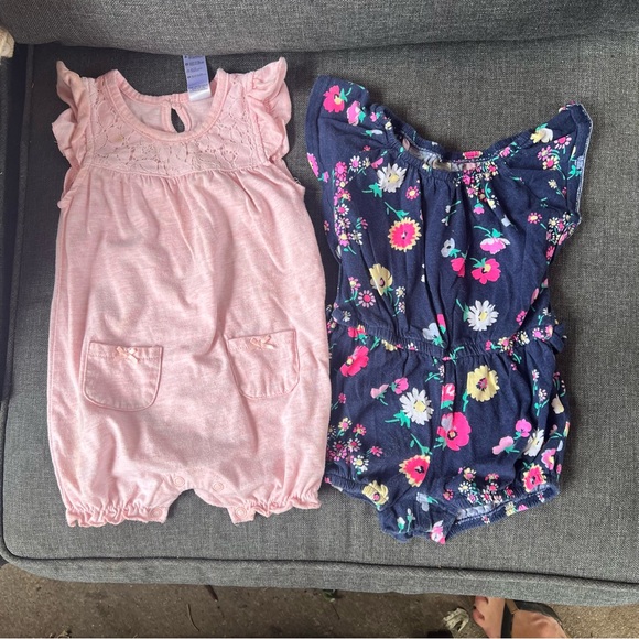 Flutter Sleeve Rompers • 6-9 months - Picture 1 of 2